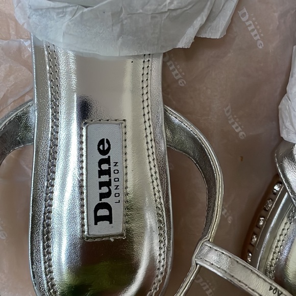 DUNE LONDON SILVER SANDALS WITH RHINESTONES - DUNE LONDON EUR SIZE 37. - Picture 3 of 5